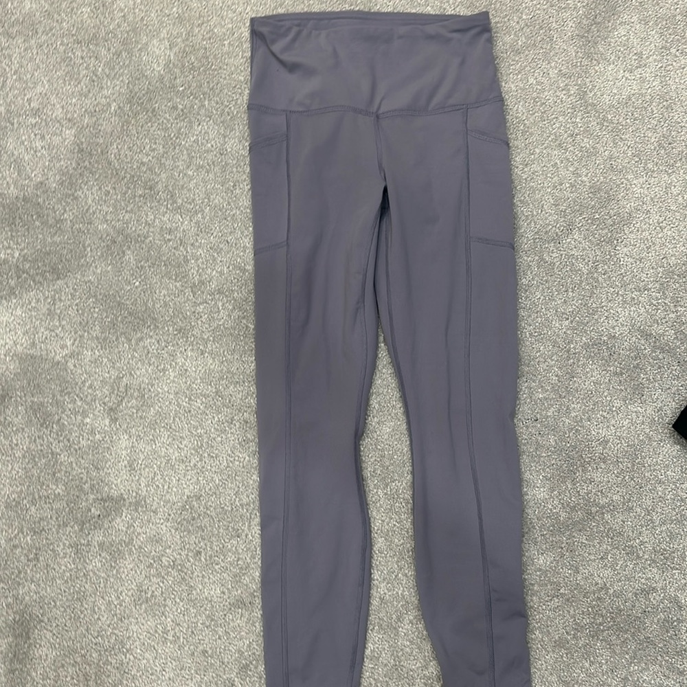 Yogalicious gray leggings. Size small.